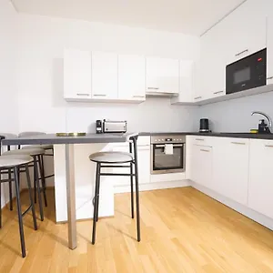 https://exclusive-2-bedroom-condo-with-pool-balcony.vienna-besthotels.com