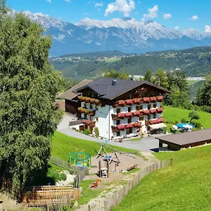 Apartment Sattlerhof, Mutters